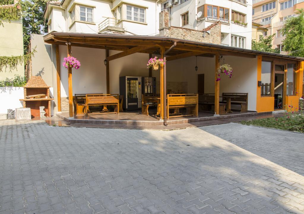 Guest House Anelim Veliko Tărnovo Exteriör bild