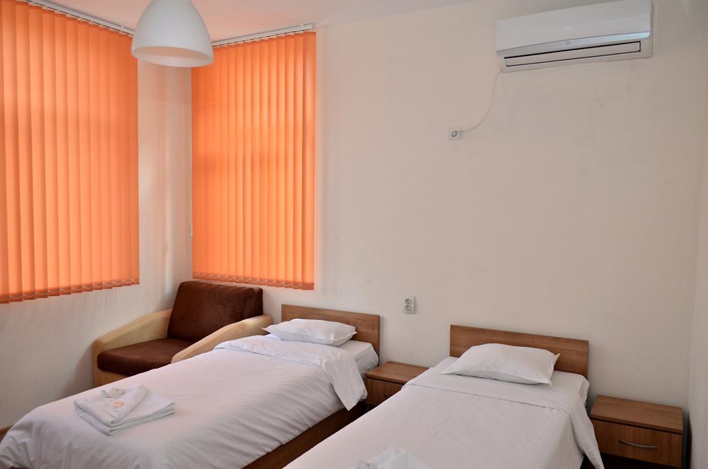 Guest House Anelim Veliko Tărnovo Exteriör bild