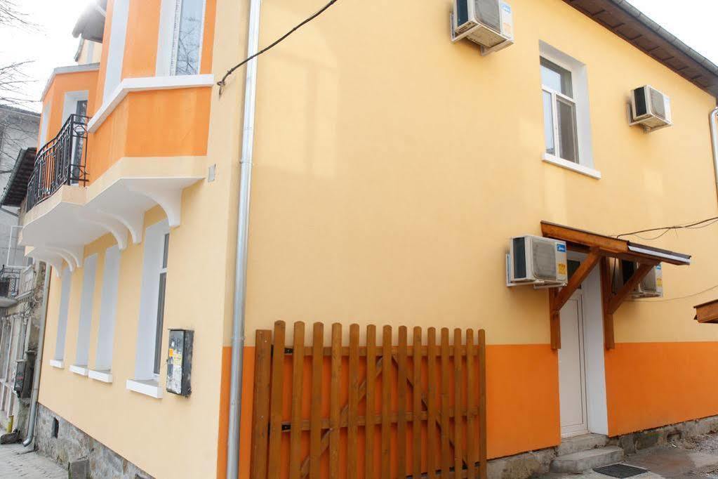 Guest House Anelim Veliko Tărnovo Exteriör bild